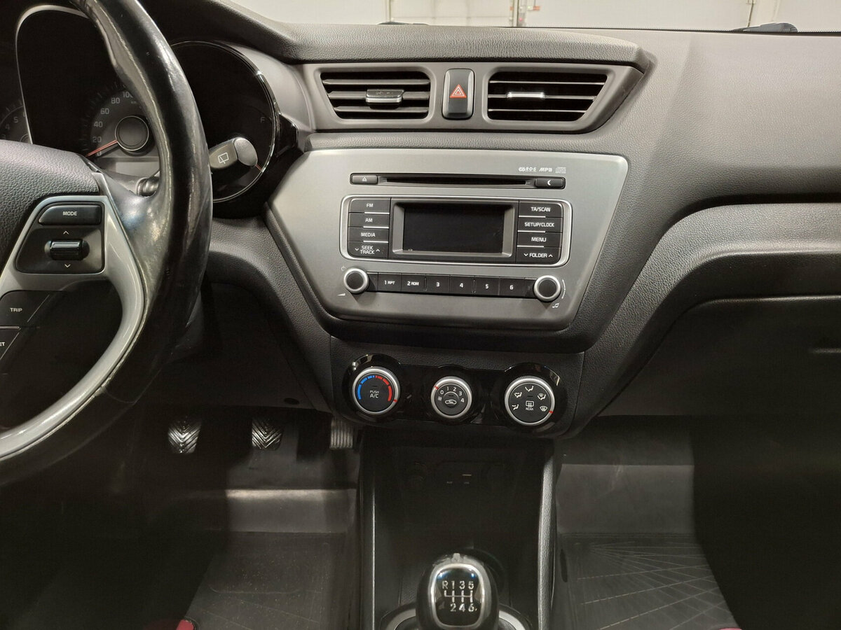 Kia Rio с пробегом — 2017 год. Фото: #14