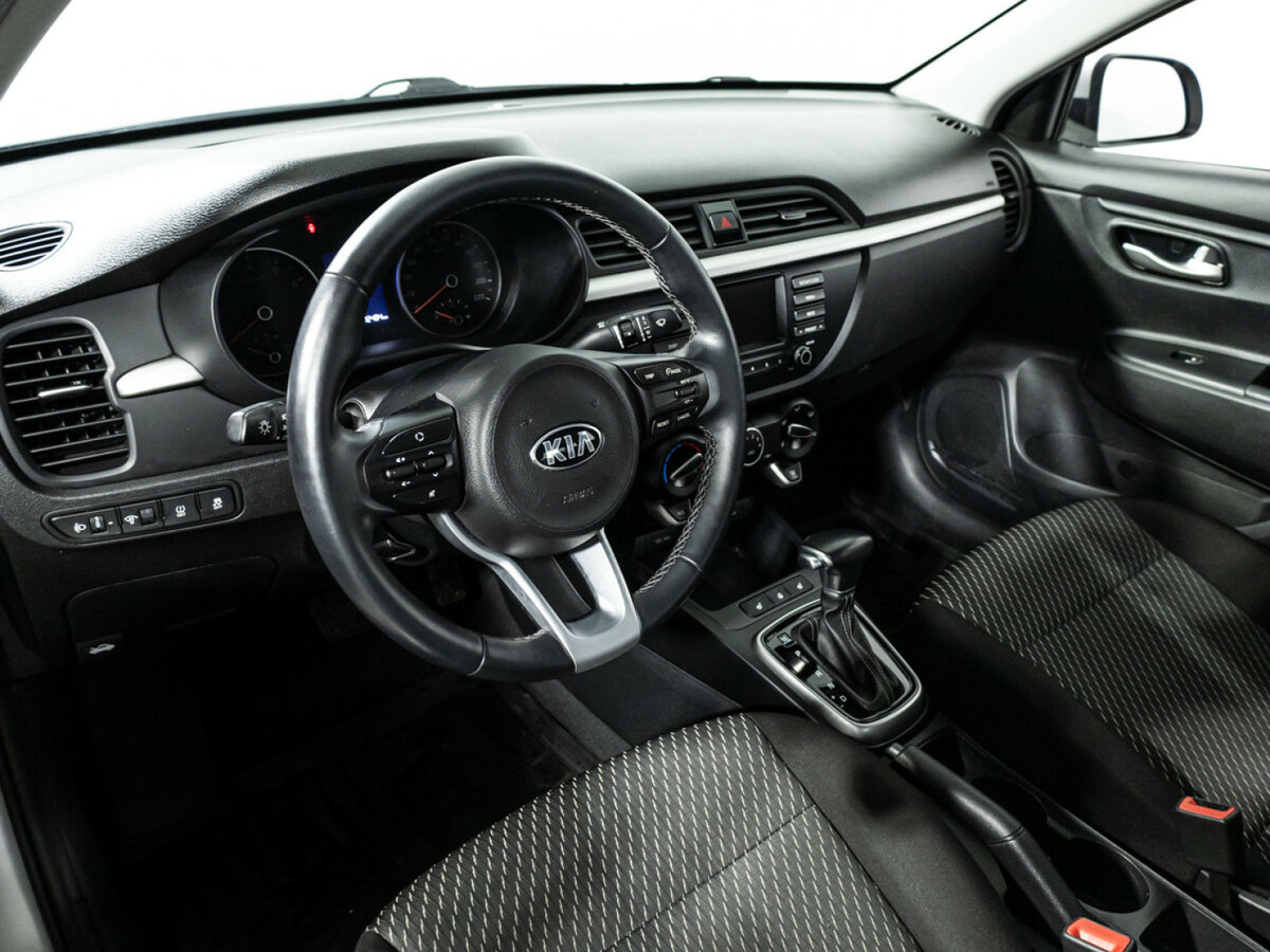 Kia Rio с пробегом — 2020 год. Фото: #10