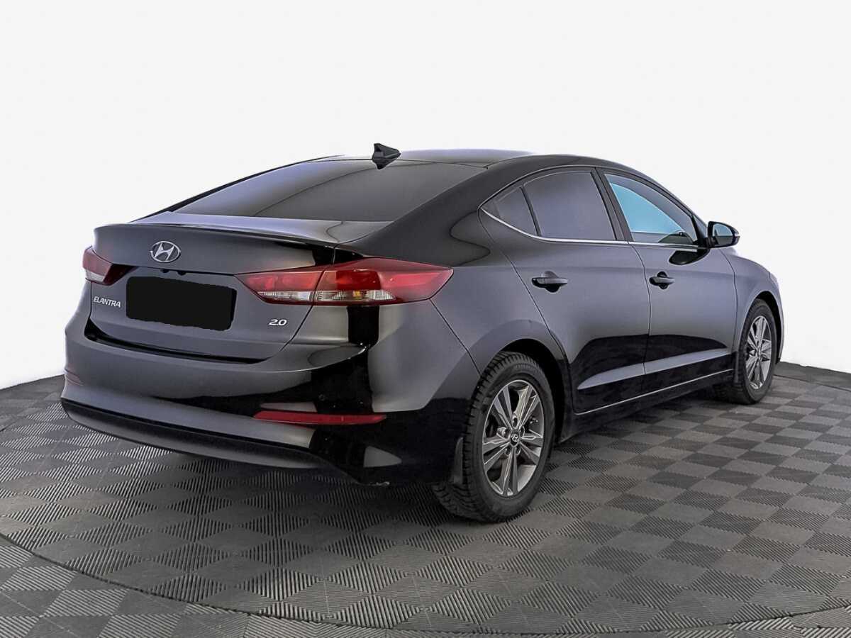 Hyundai Elantra с пробегом — 2017 год. Фото: #4