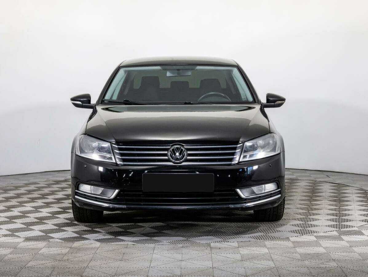 Volkswagen Passat с пробегом — 2013 год. Фото: #1