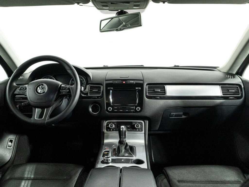 Volkswagen Touareg с пробегом — 2012 год. Фото: #12