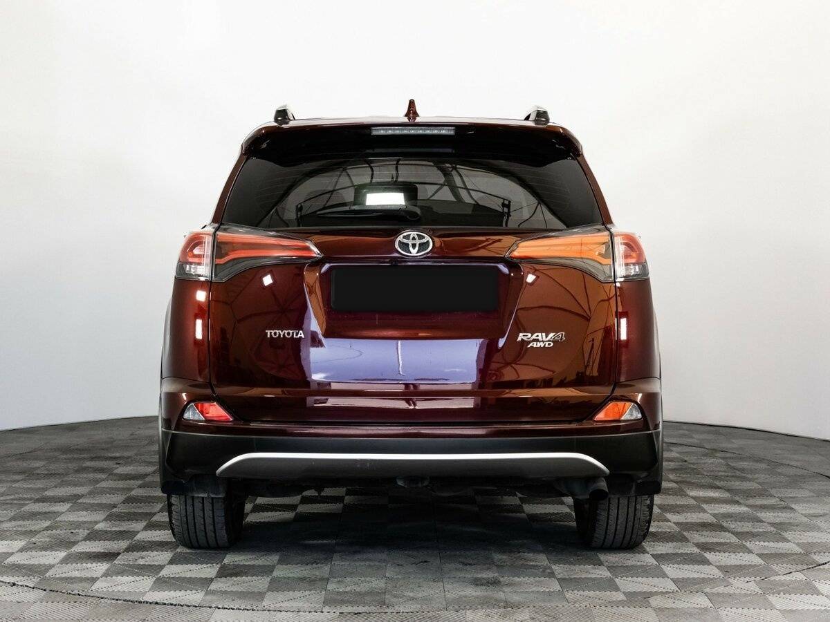 Toyota RAV4 с пробегом — 2017 год. Фото: #4