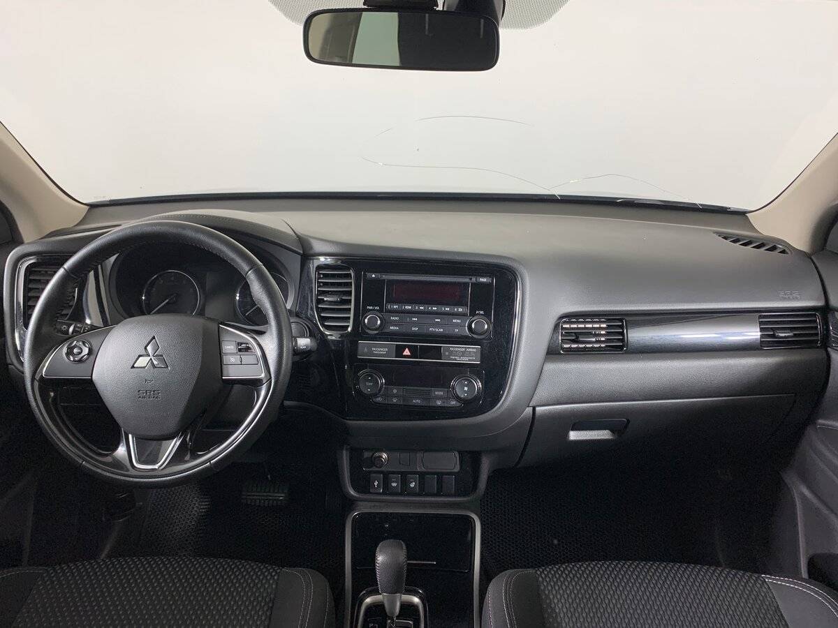 Mitsubishi Outlander с пробегом — 2019 год. Фото: #11