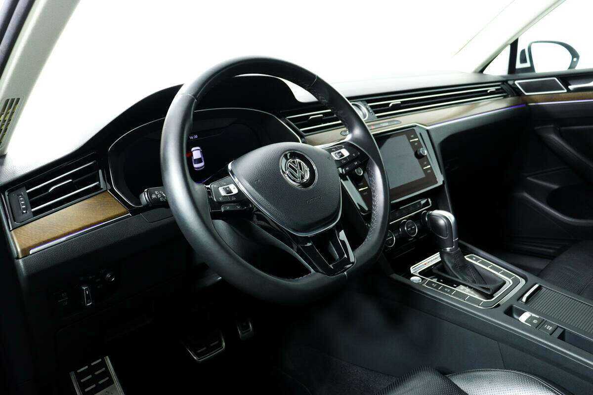 Volkswagen Passat с пробегом — 2018 год. Фото: #11