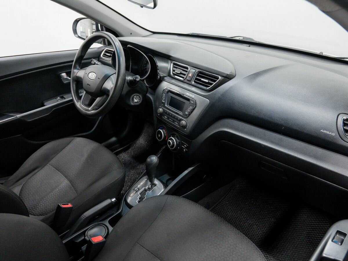 Kia Rio с пробегом — 2012 год. Фото: #6