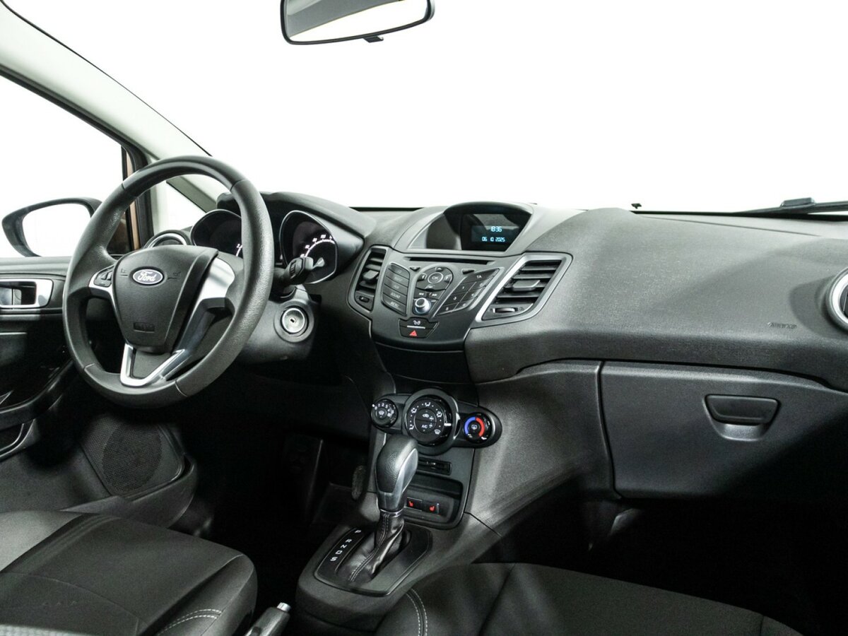 Ford Fiesta с пробегом — 2016 год. Фото: #8