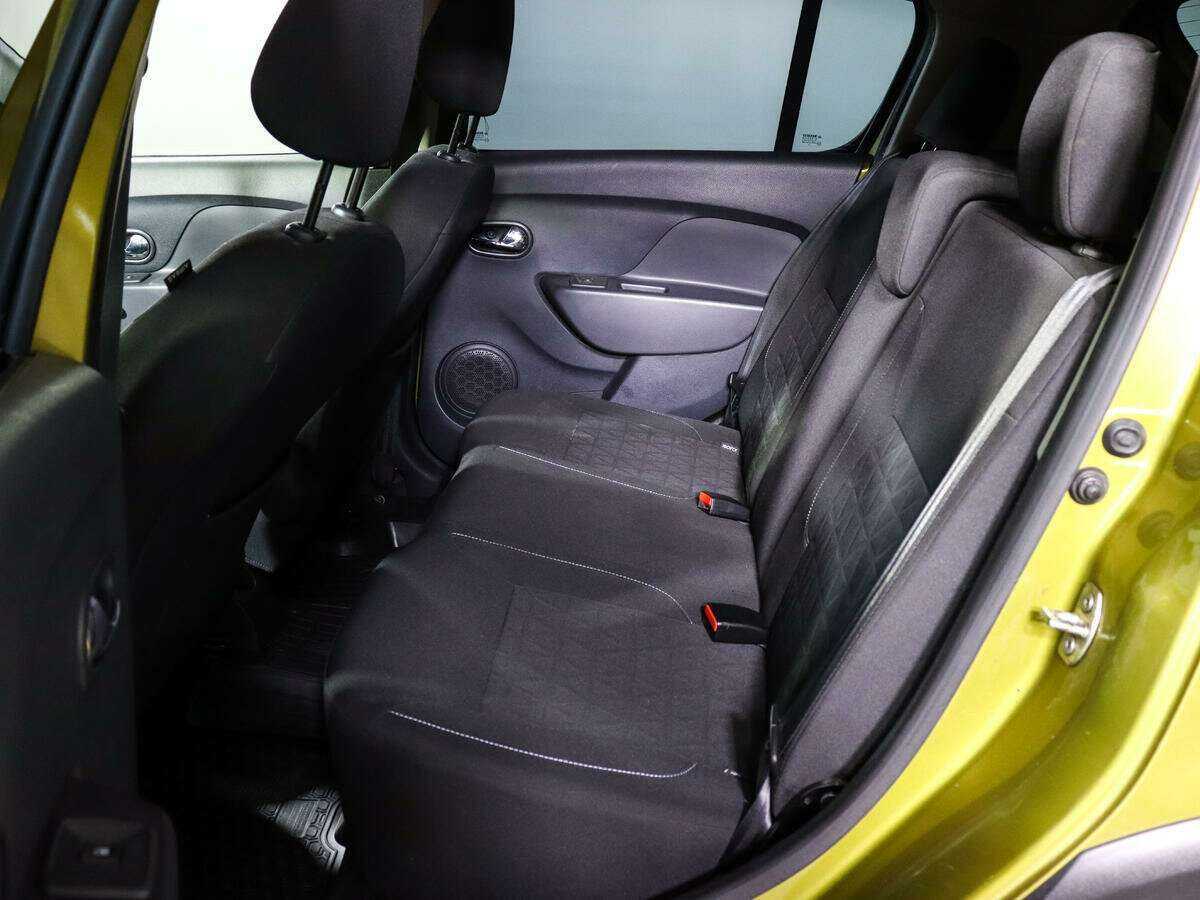 Renault Sandero с пробегом — 2016 год. Фото: #7