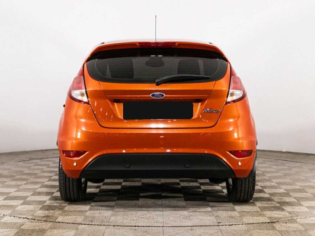 Ford Fiesta с пробегом — 2015 год. Фото: #5