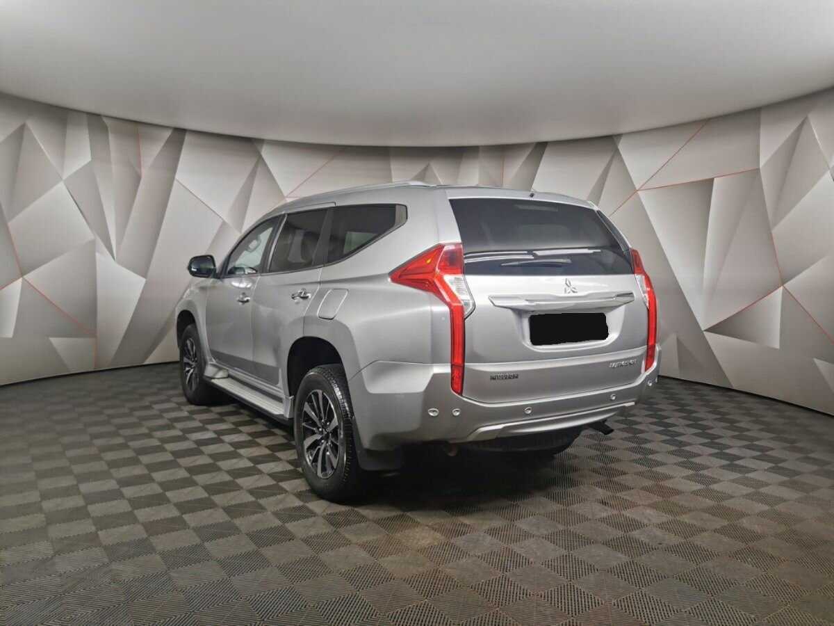 Mitsubishi Pajero Sport с пробегом — 2017 год. Фото: #3