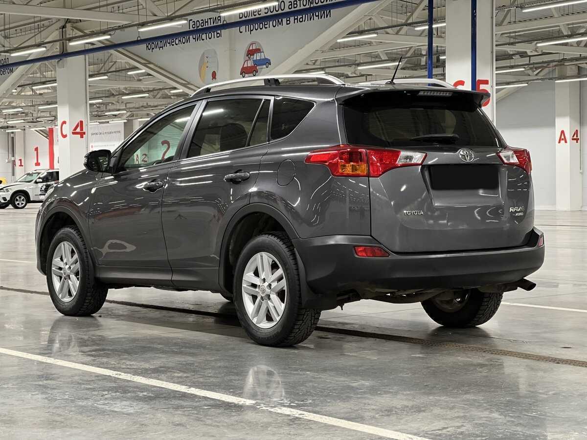 Toyota RAV4 с пробегом — 2014 год. Фото: #6