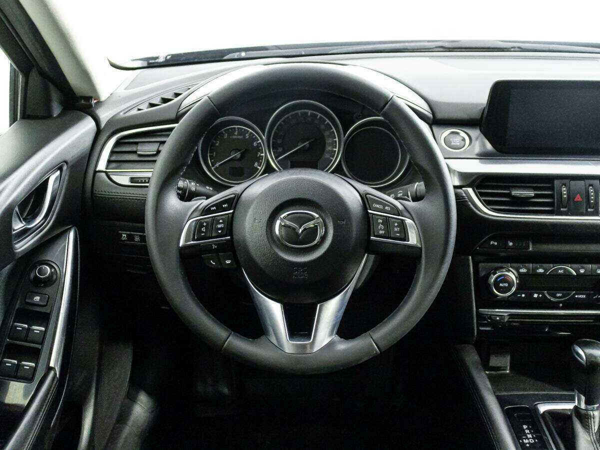 Mazda 6 с пробегом — 2015 год. Фото: #17
