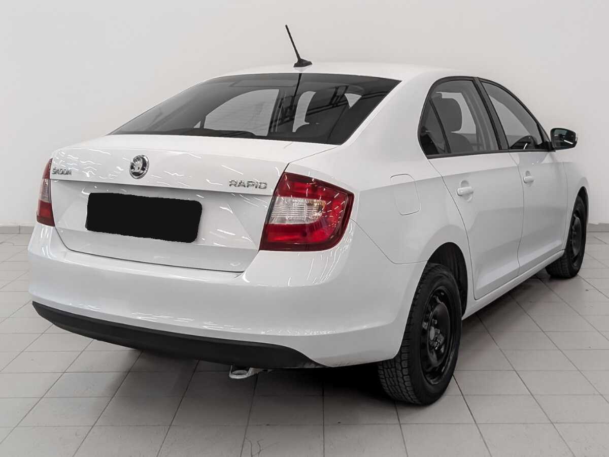 Skoda Rapid с пробегом — 2017 год. Фото: #4