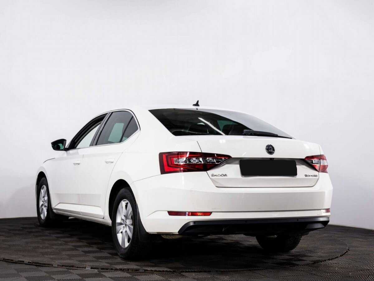 Skoda Superb с пробегом — 2016 год. Фото: #3
