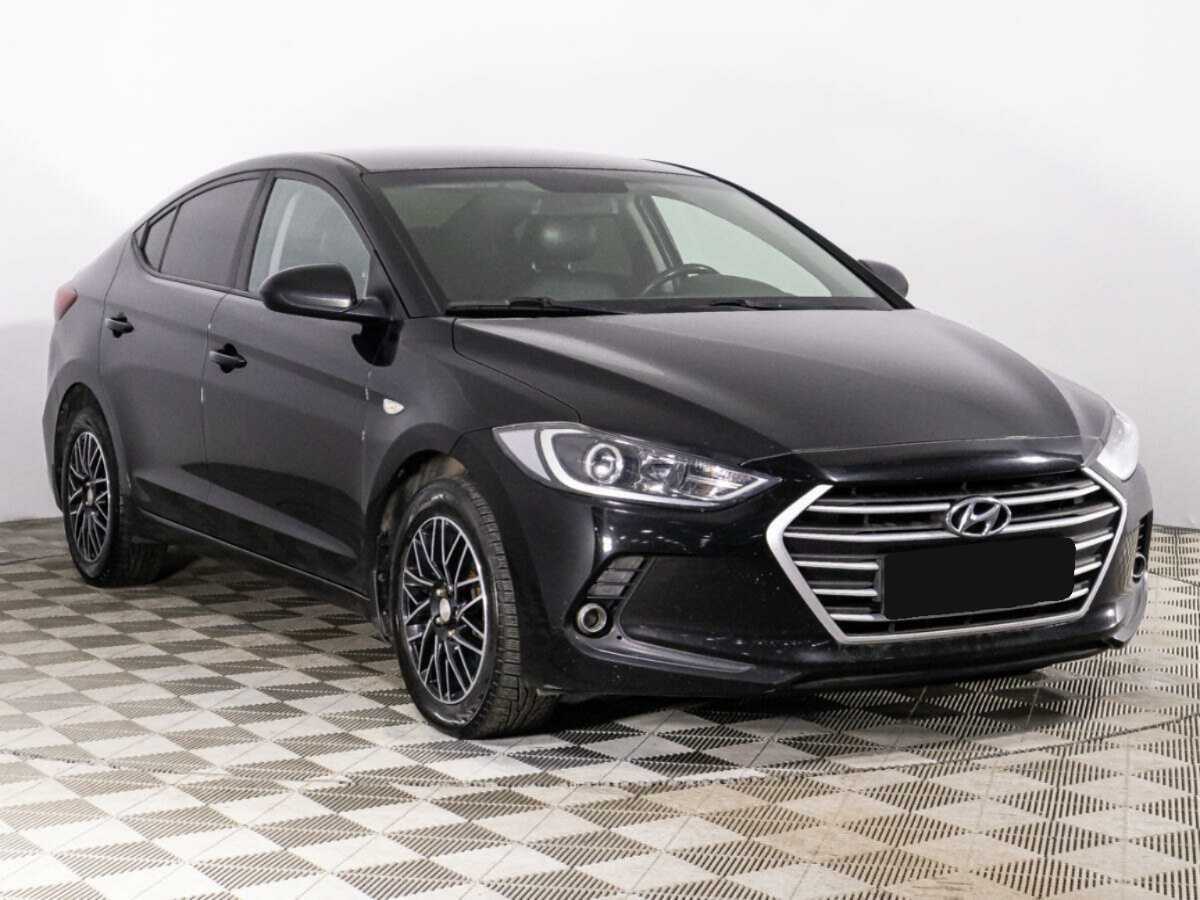 Hyundai Elantra с пробегом — 2017 год. Фото: #2