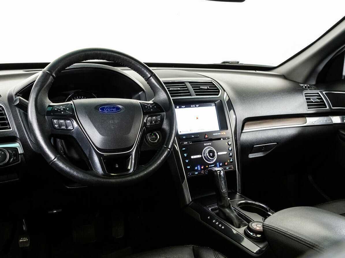 Ford Explorer с пробегом — 2016 год. Фото: #8