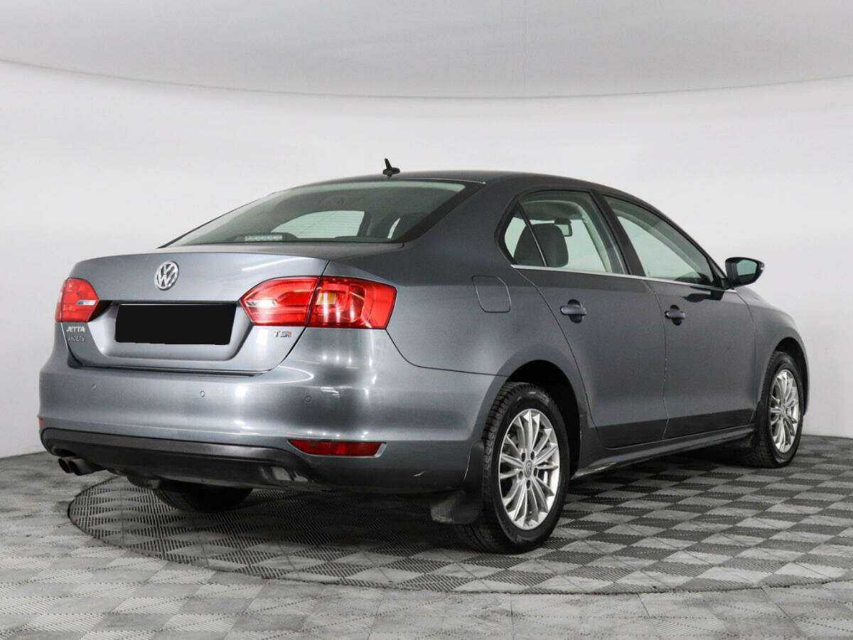 Volkswagen Jetta с пробегом — 2013 год. Фото: #4