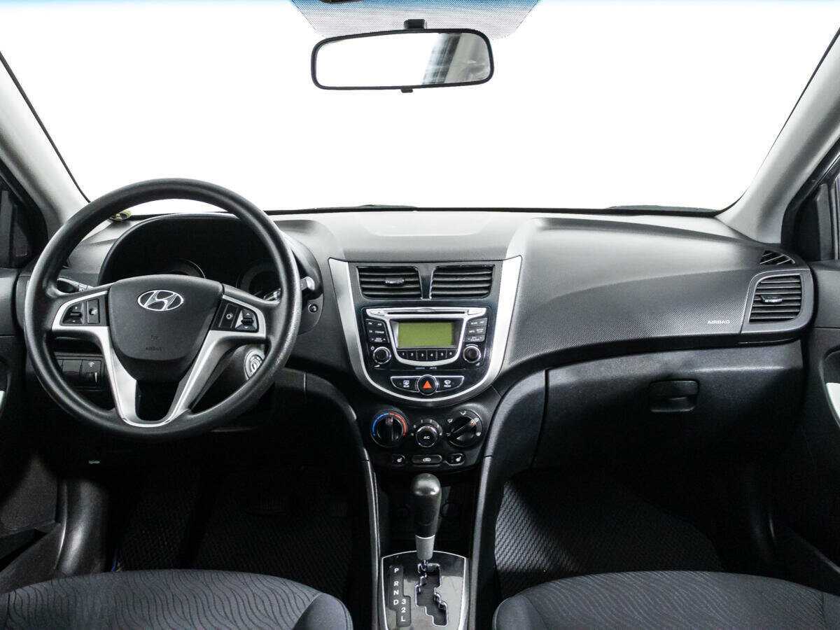 Hyundai Solaris с пробегом — 2014 год. Фото: #12