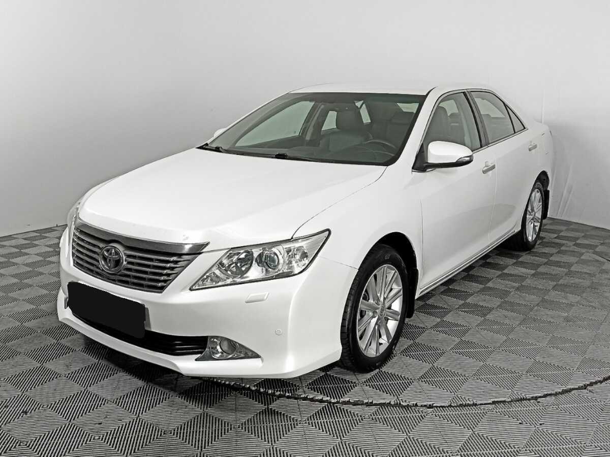 Toyota Camry с пробегом — 2014 год. Фото: #0