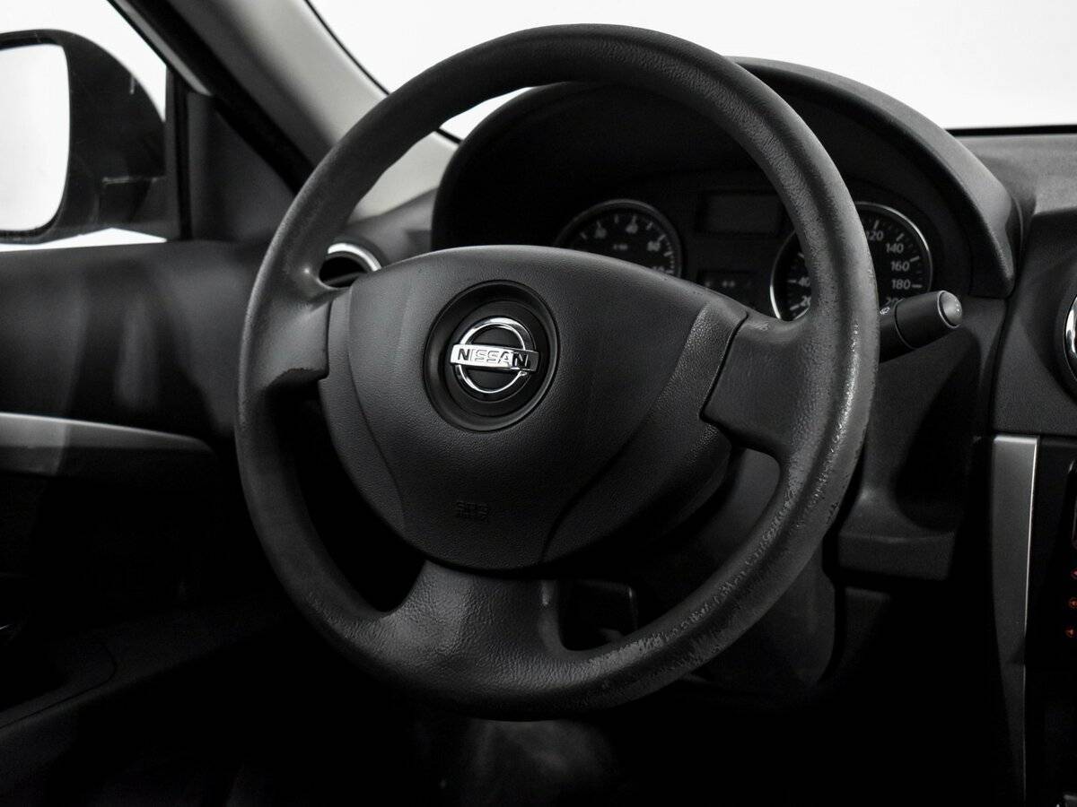 Nissan Almera с пробегом — 2013 год. Фото: #13