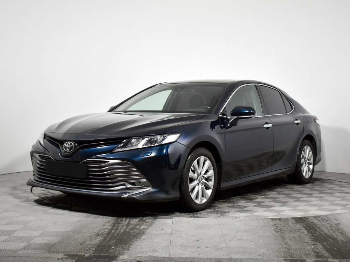 Toyota Camry с пробегом — 2018 год. Посмотреть фото
