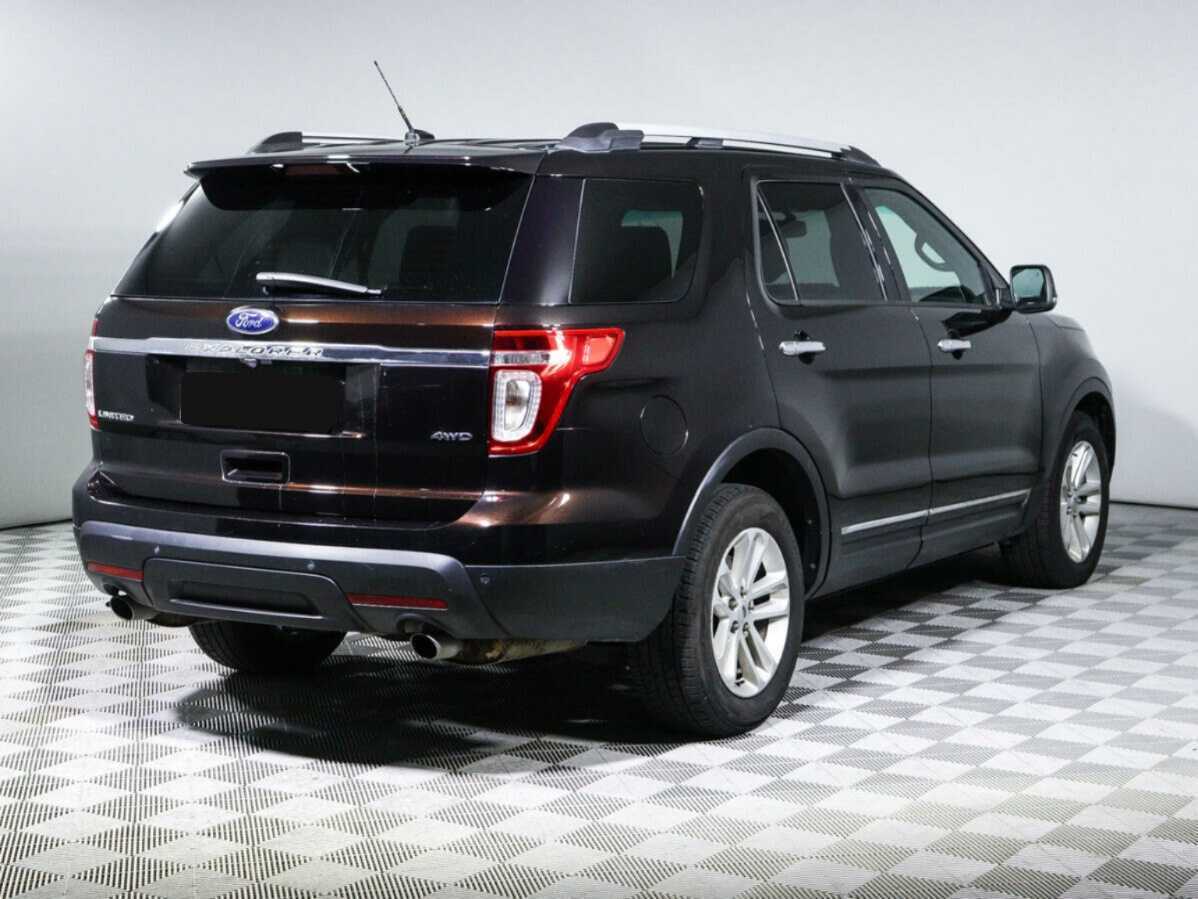Ford Explorer с пробегом — 2012 год. Фото: #4