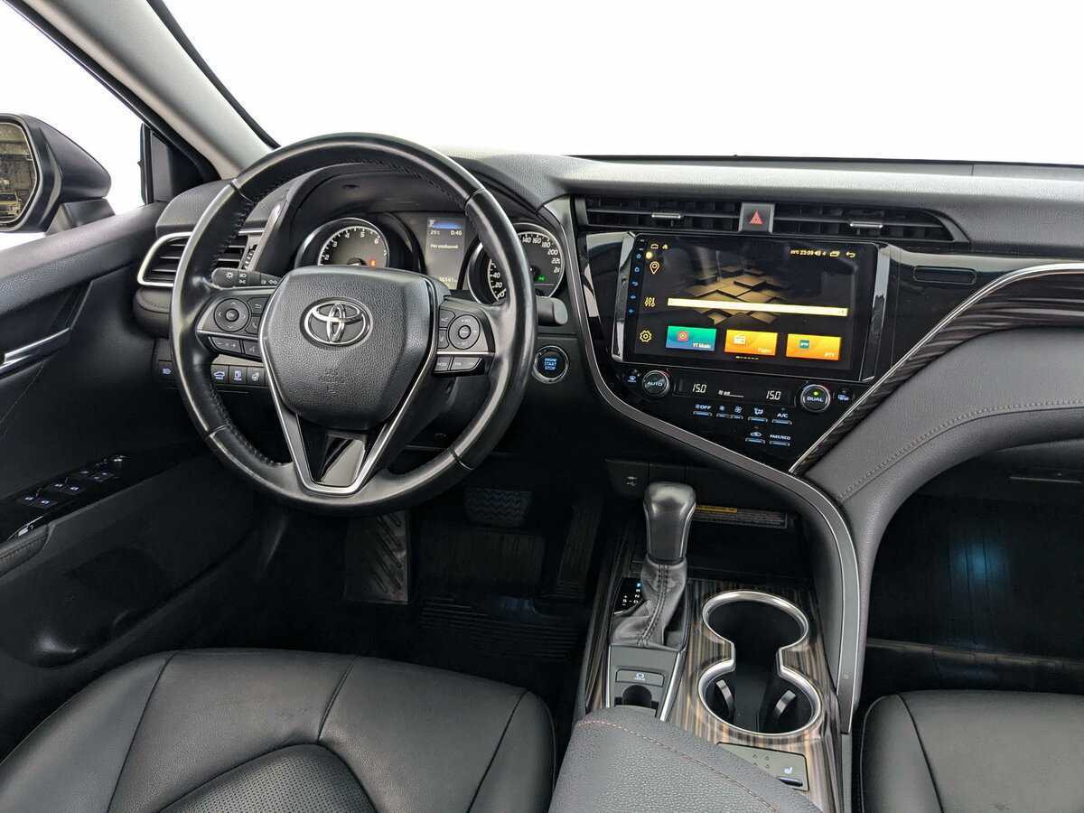 Toyota Camry с пробегом — 2020 год. Фото: #21