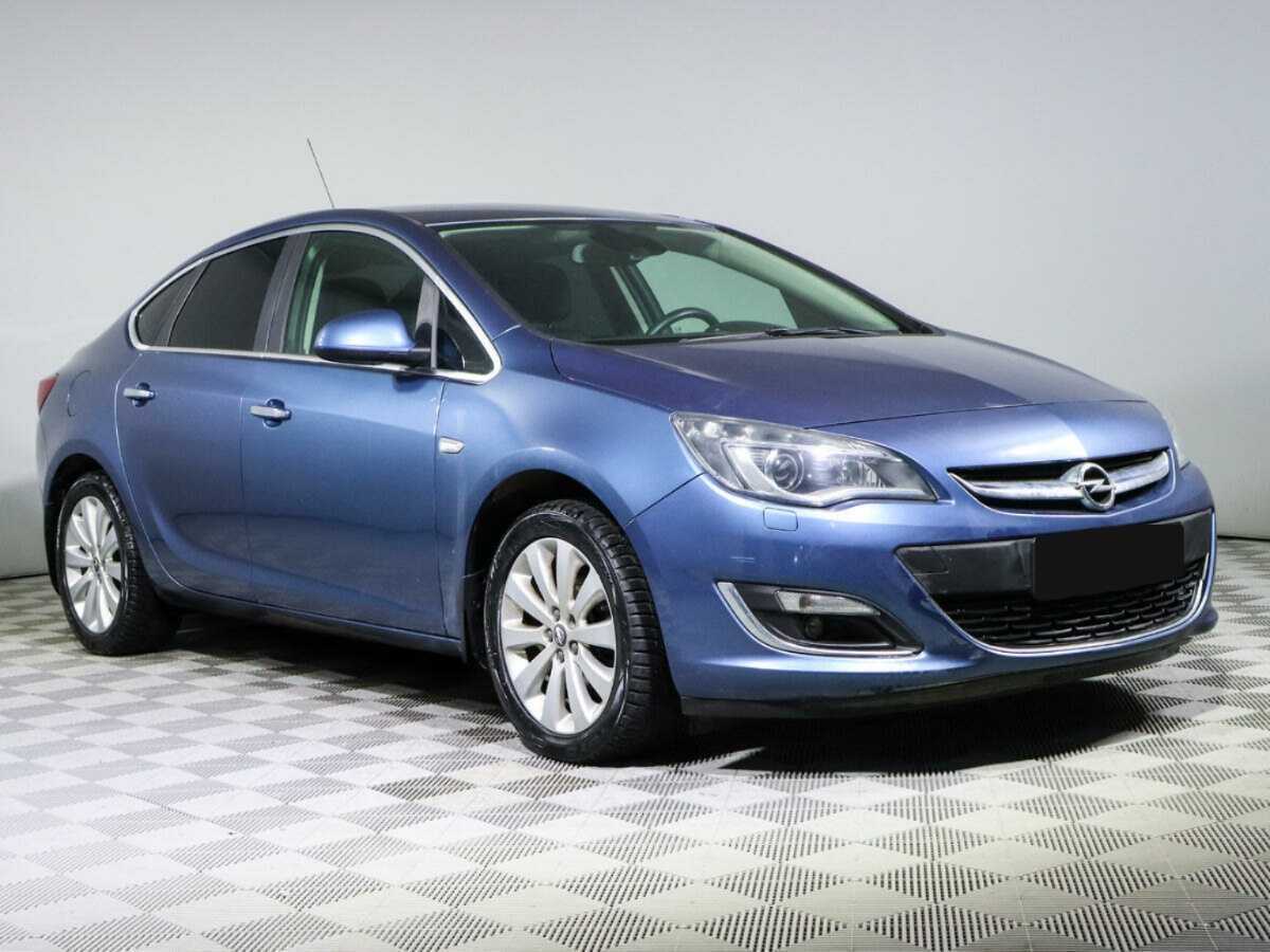 Opel Astra с пробегом — 2014 год. Фото: #2