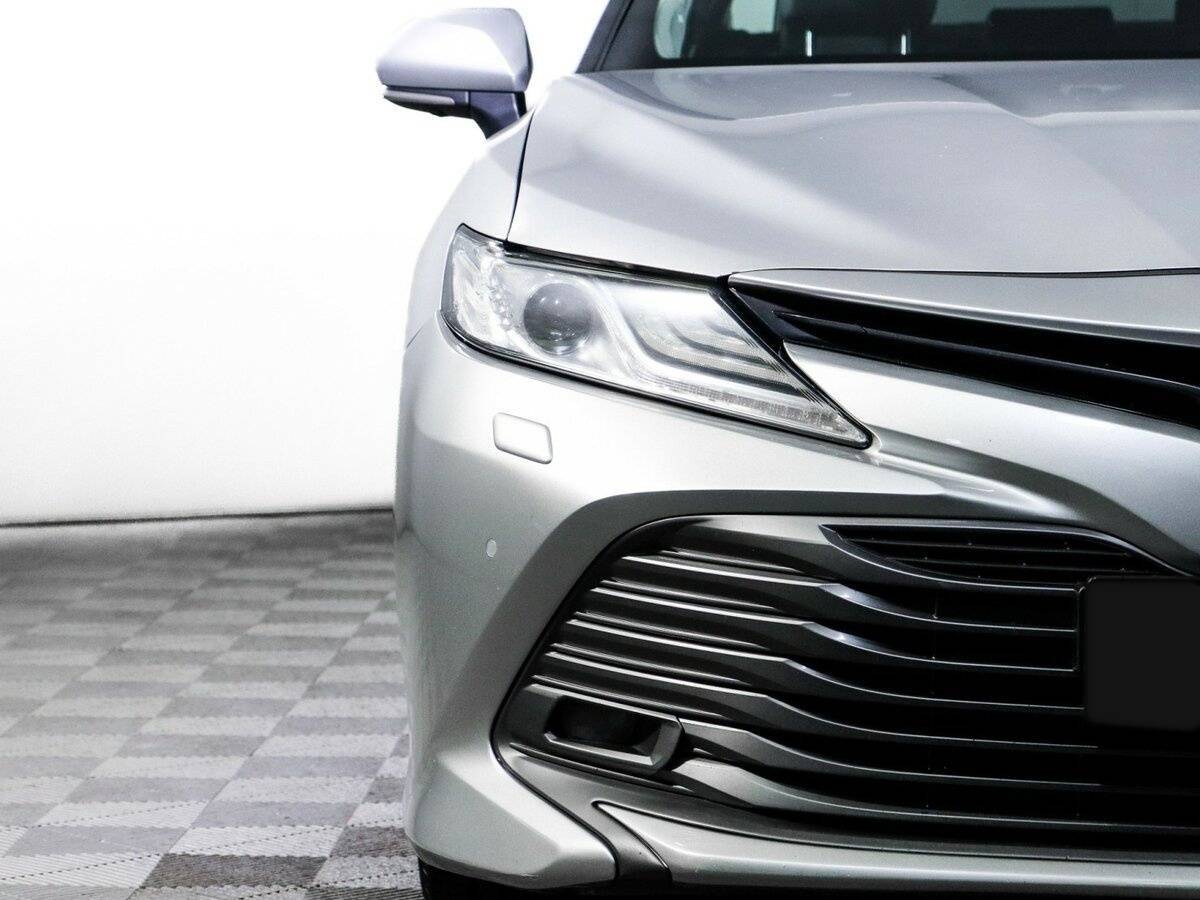 Toyota Camry с пробегом — 2018 год. Фото: #17