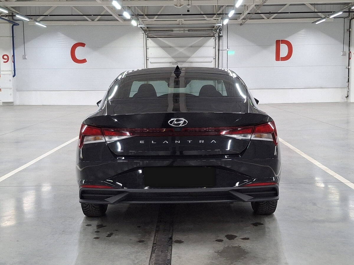 Hyundai Elantra с пробегом — 2020 год. Фото: #5