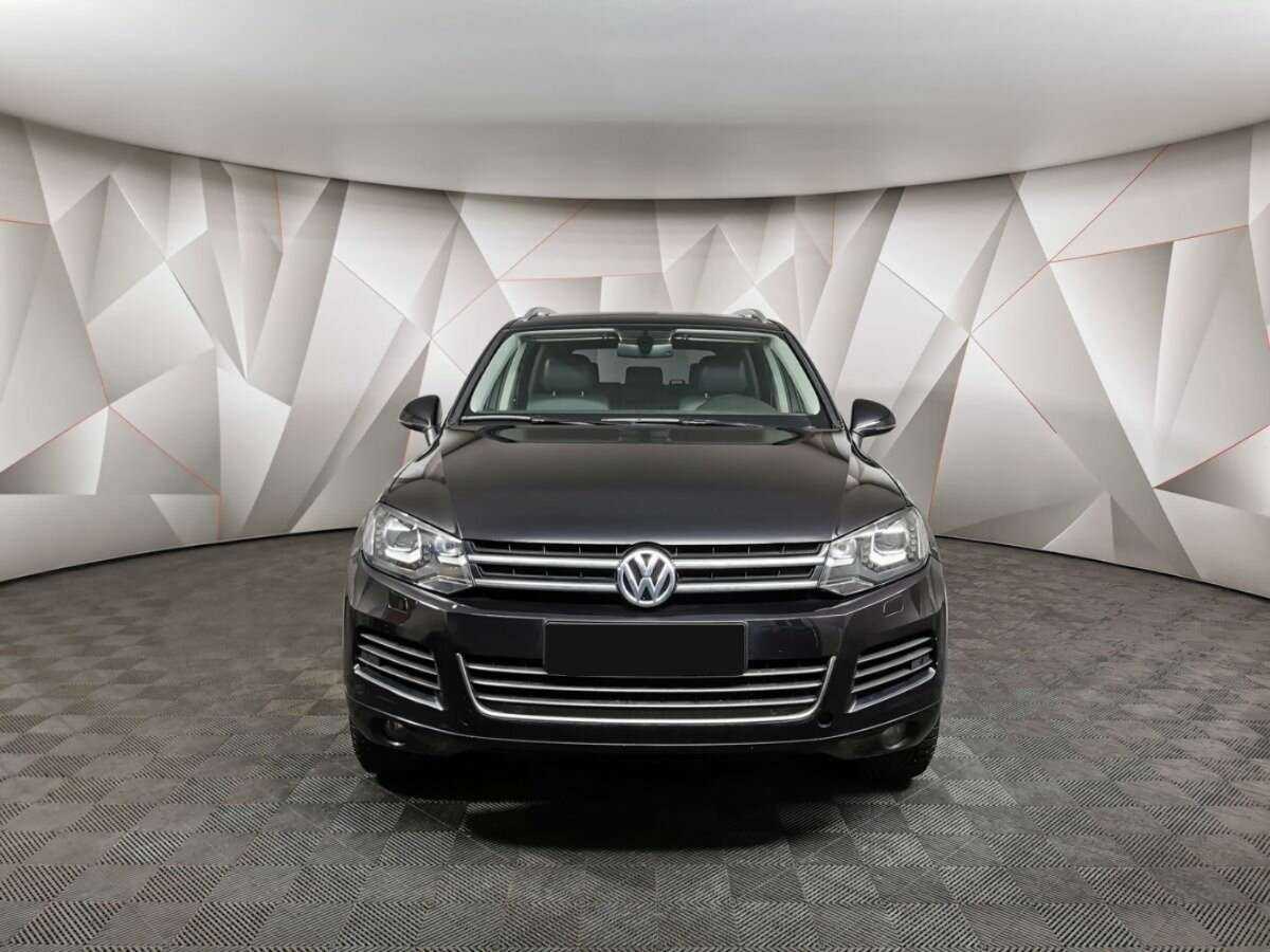 Volkswagen Touareg с пробегом — 2012 год. Фото: #6