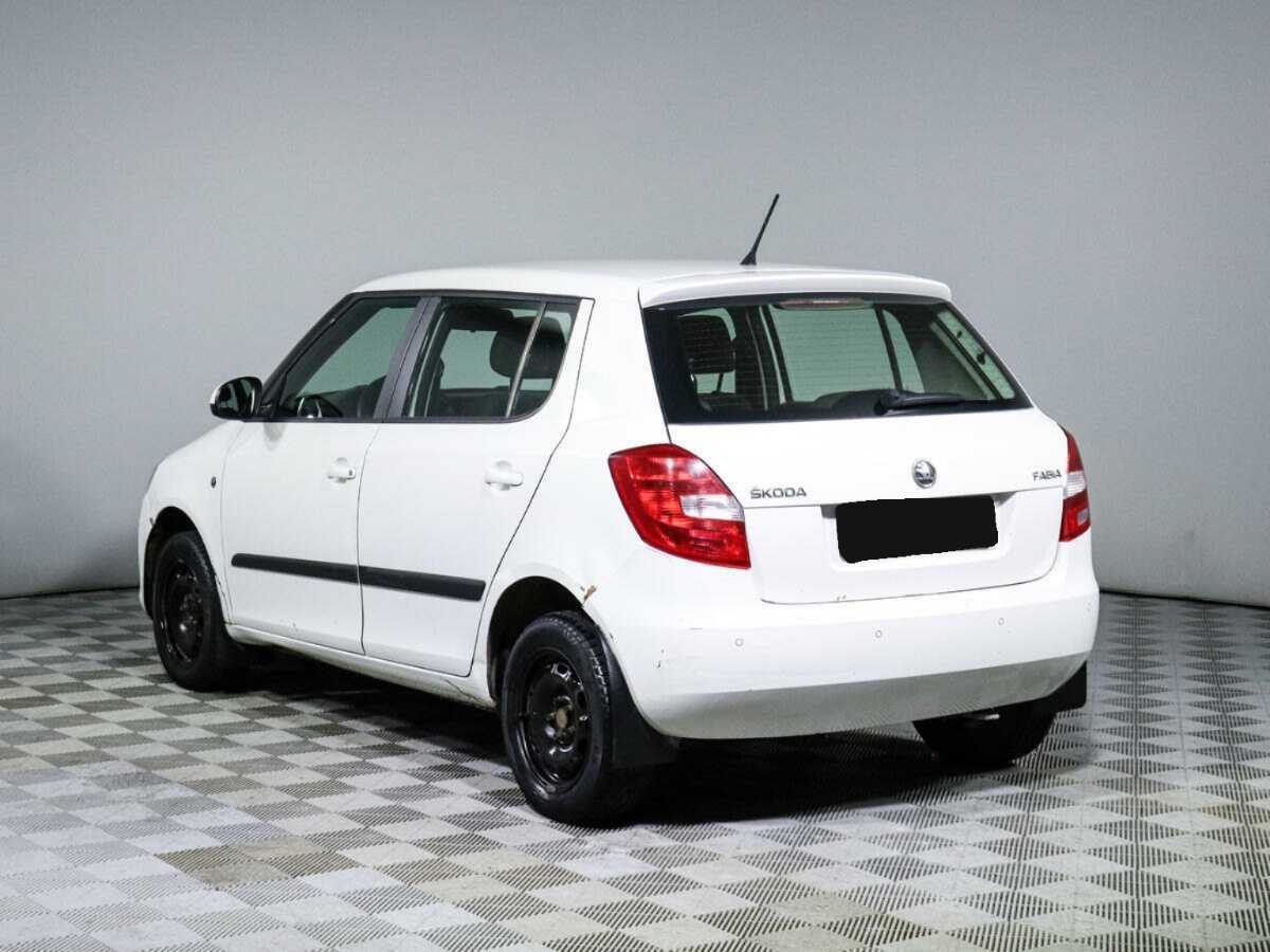 Skoda Fabia с пробегом — 2014 год. Фото: #6