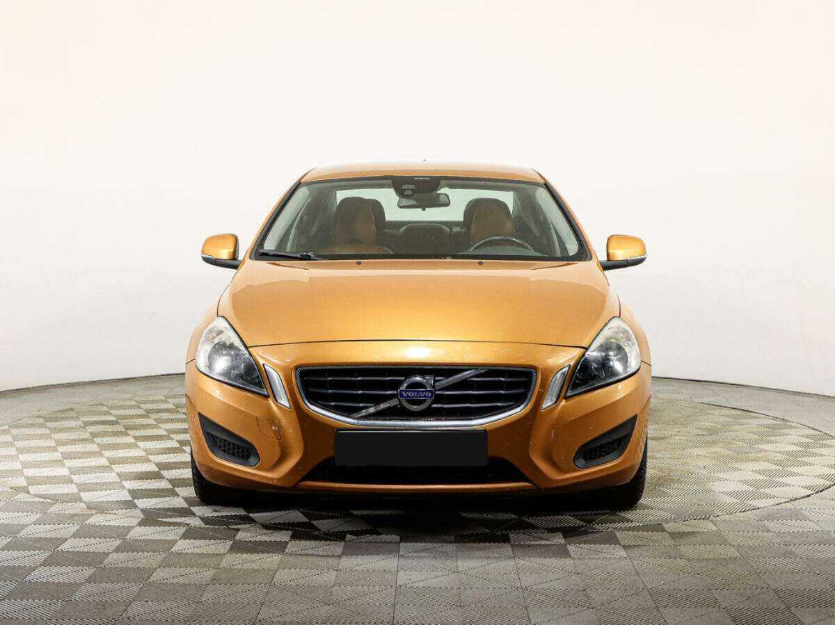 Volvo S60 с пробегом — 2012 год. Фото: #1