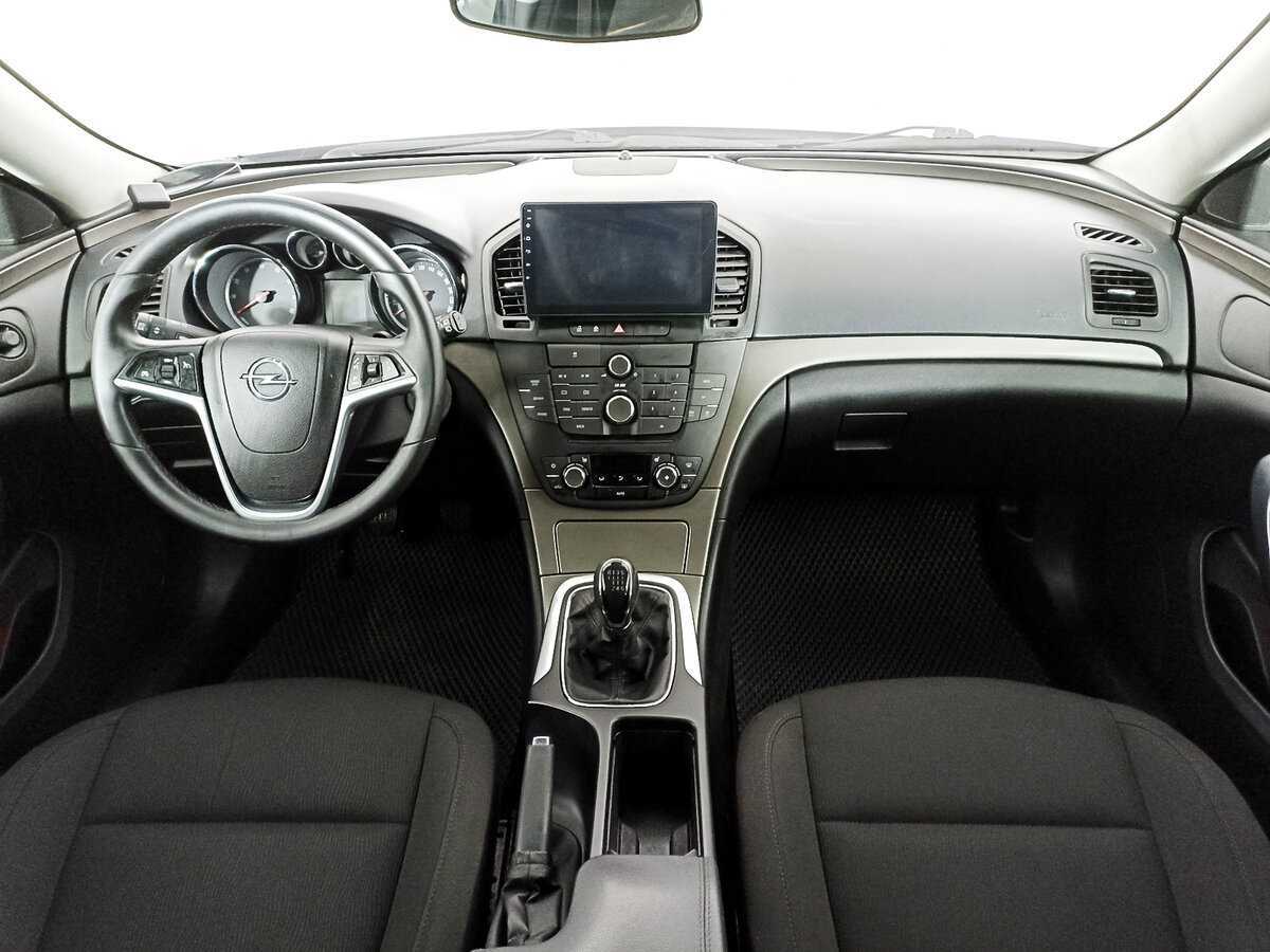 Opel Insignia с пробегом — 2012 год. Фото: #10