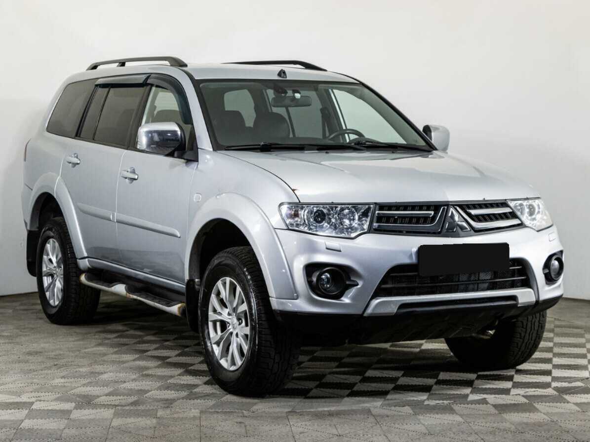 Mitsubishi Pajero Sport с пробегом — 2013 год. Фото: #2