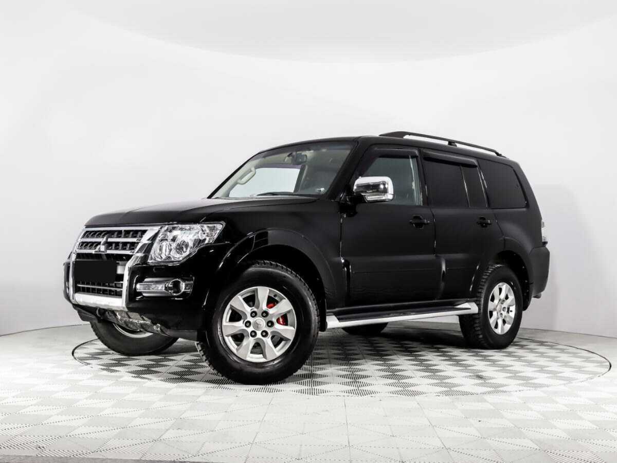Mitsubishi Pajero с пробегом — 2015 год. Фото: #0