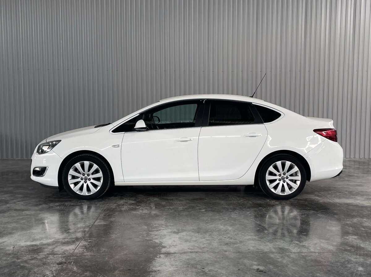 Opel Astra с пробегом — 2014 год. Фото: #7