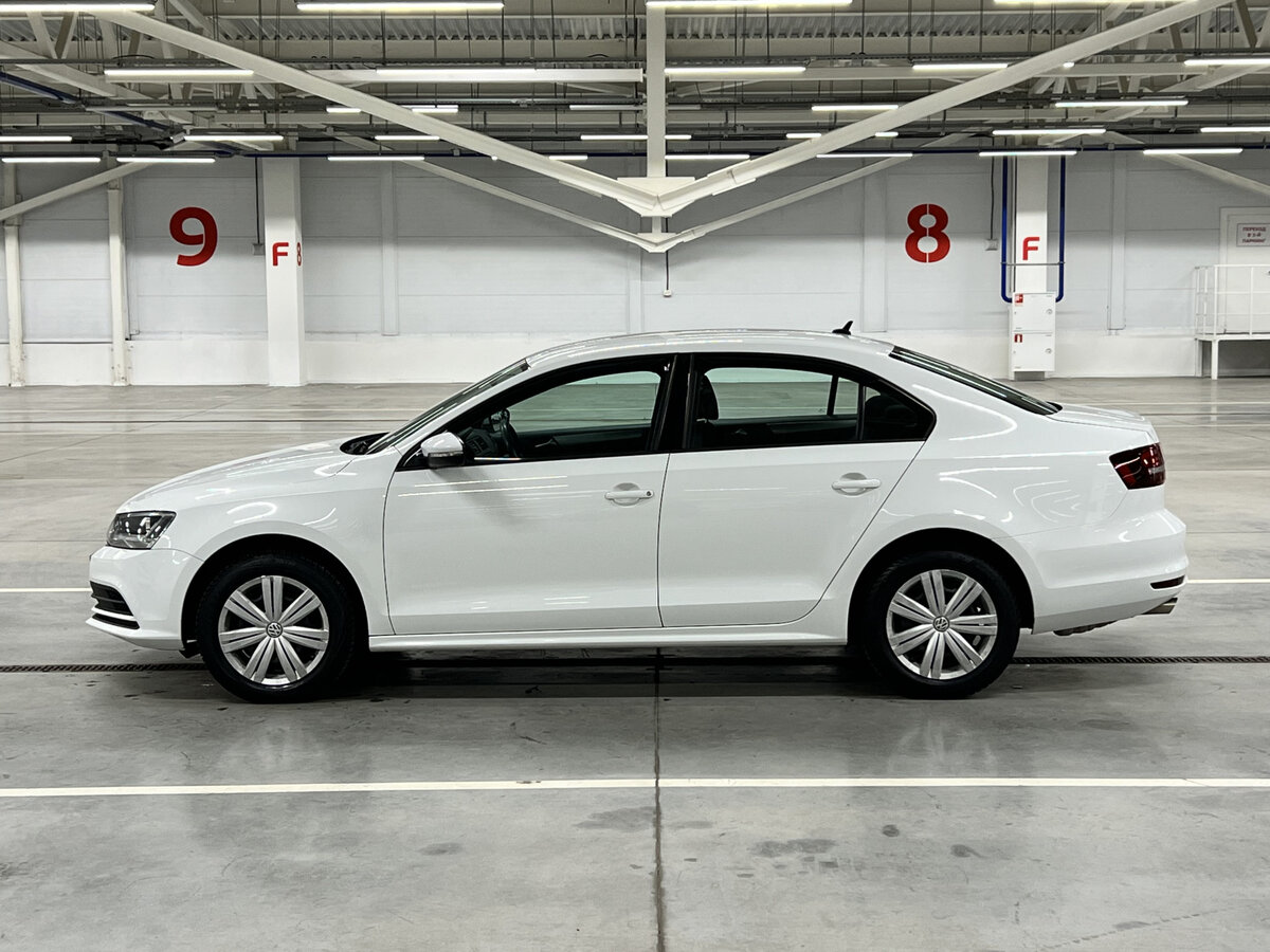 Volkswagen Jetta с пробегом — 2016 год. Фото: #7
