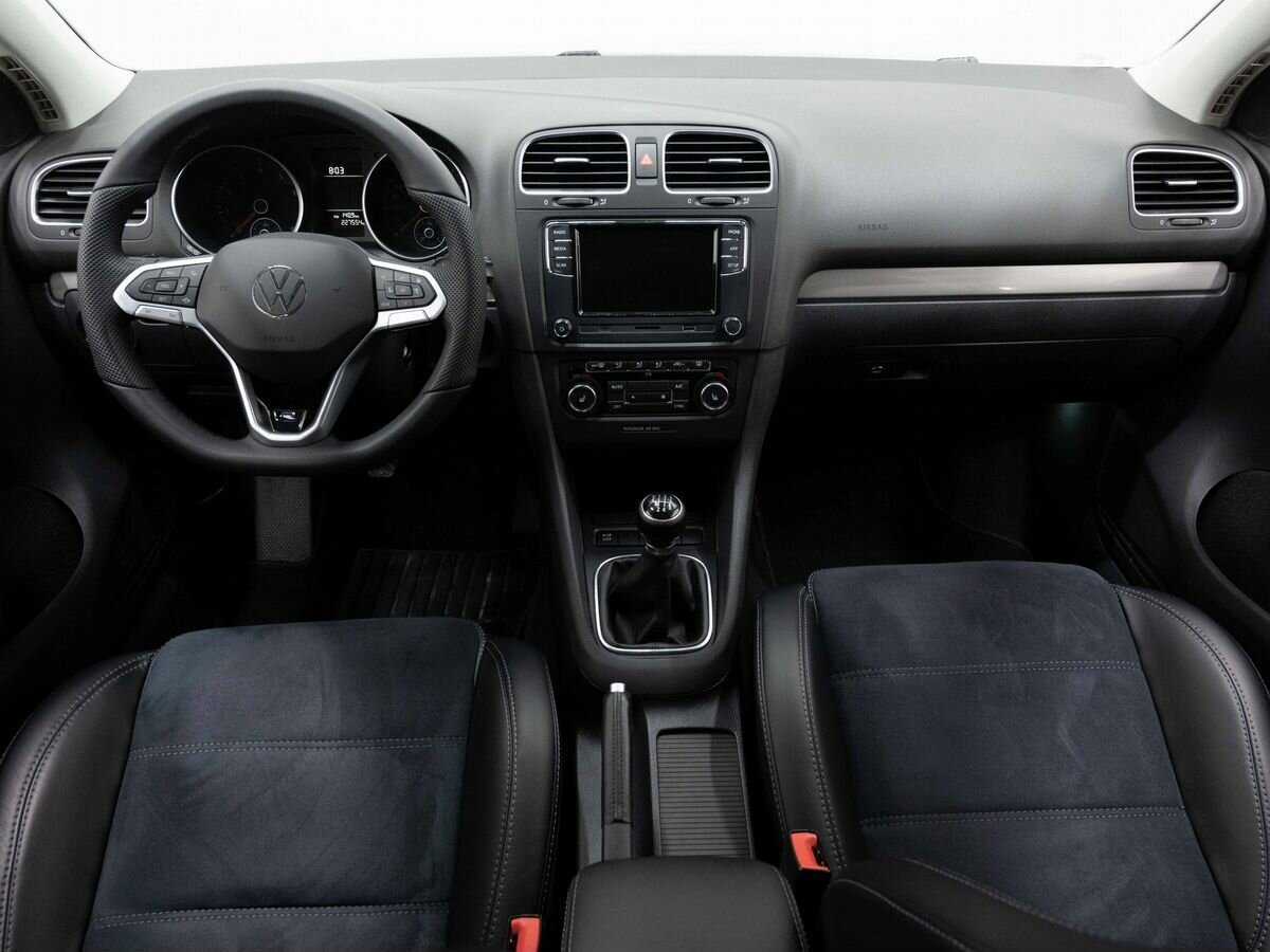 Volkswagen Golf с пробегом — 2012 год. Фото: #12