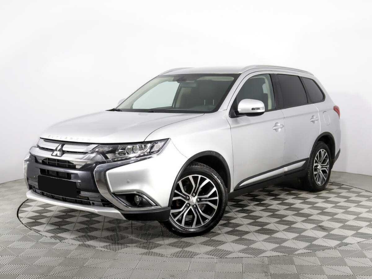 Mitsubishi Outlander с пробегом — 2017 год. Фото: #0