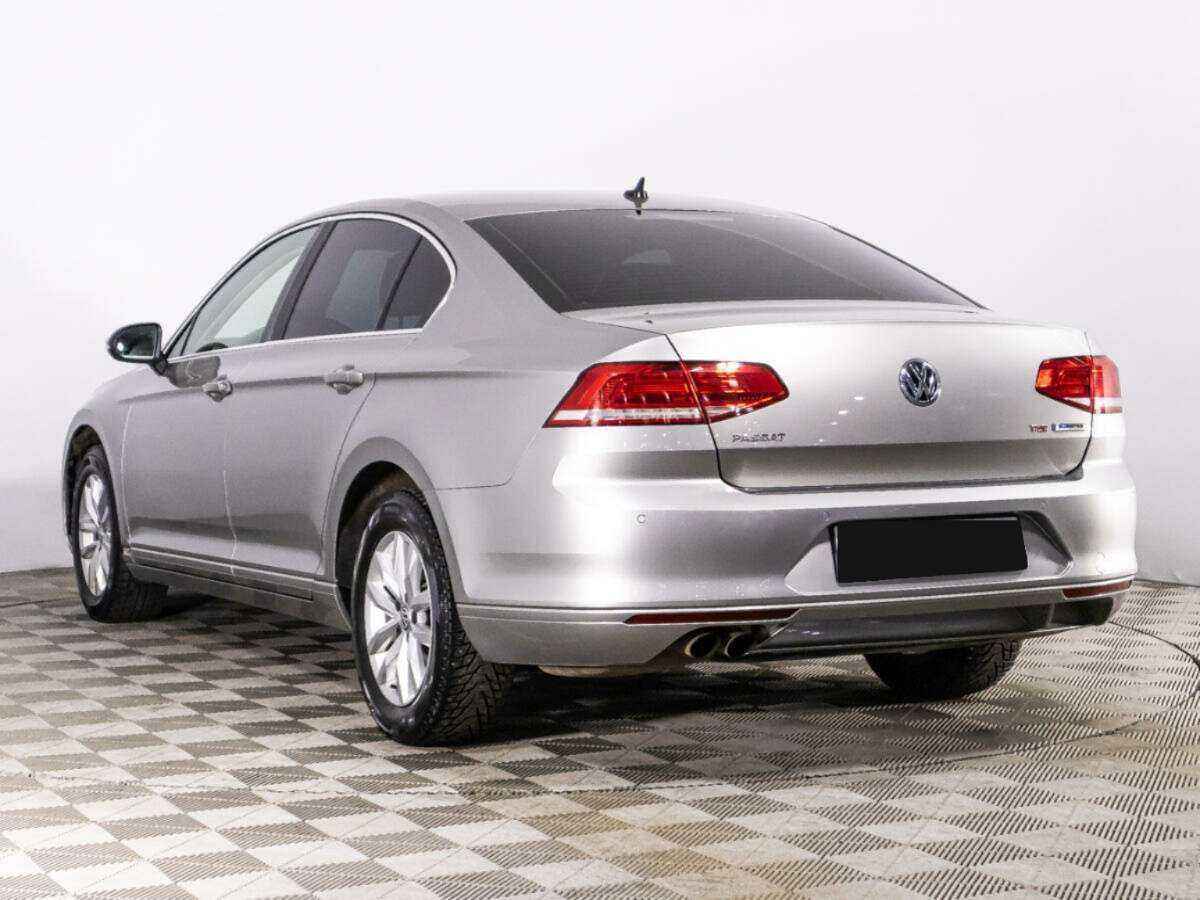 Volkswagen Passat с пробегом — 2017 год. Фото: #6