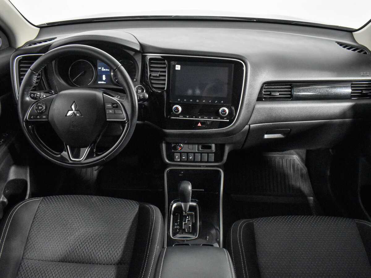 Mitsubishi Outlander с пробегом — 2021 год. Фото: #15