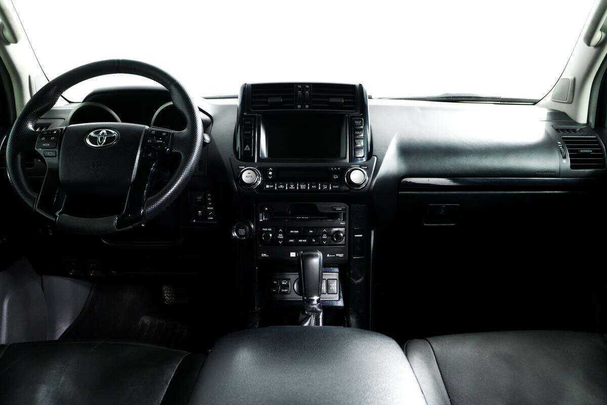 Toyota Land Cruiser Prado с пробегом — 2012 год. Фото: #8
