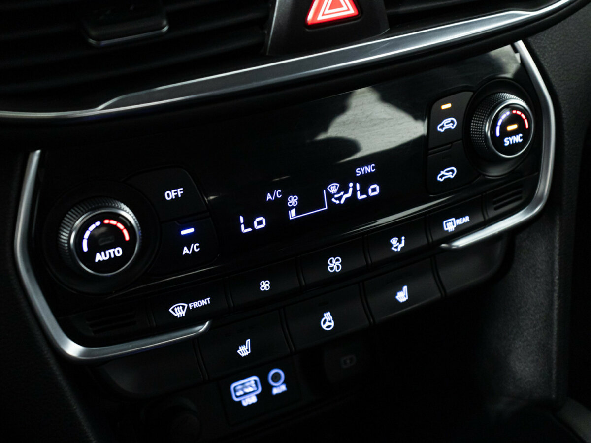 Hyundai Santa Fe с пробегом — 2018 год. Фото: #13