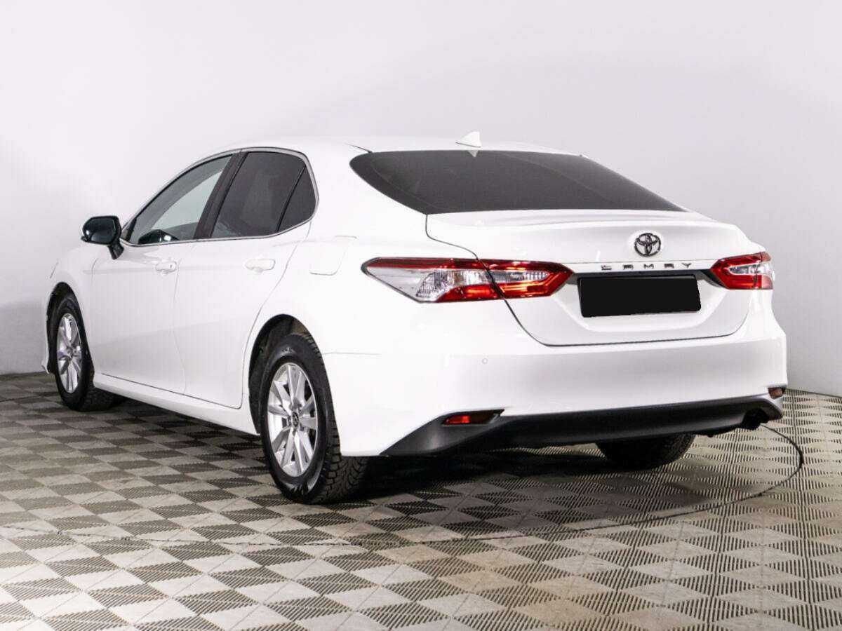 Toyota Camry с пробегом — 2019 год. Фото: #6