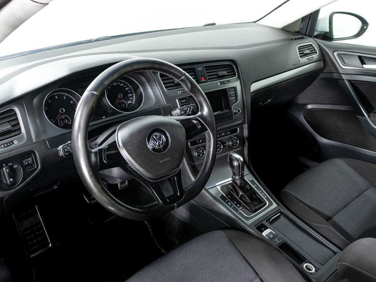 Volkswagen Golf с пробегом — 2013 год. Фото: #6
