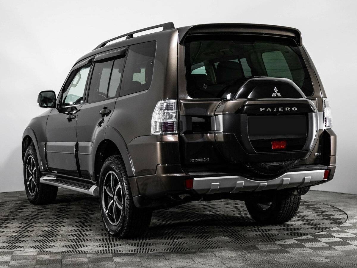 Mitsubishi Pajero с пробегом — 2017 год. Фото: #7
