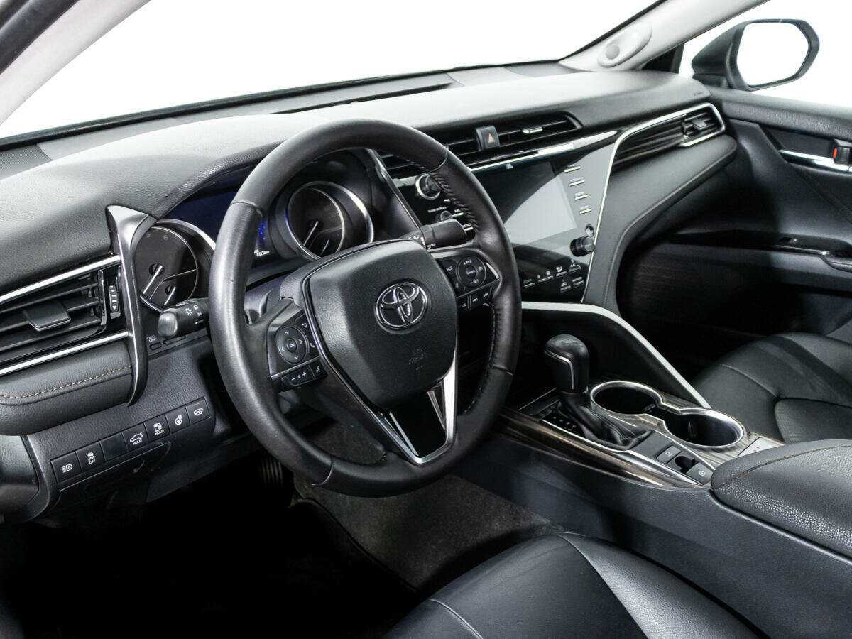 Toyota Camry с пробегом — 2020 год. Фото: #10
