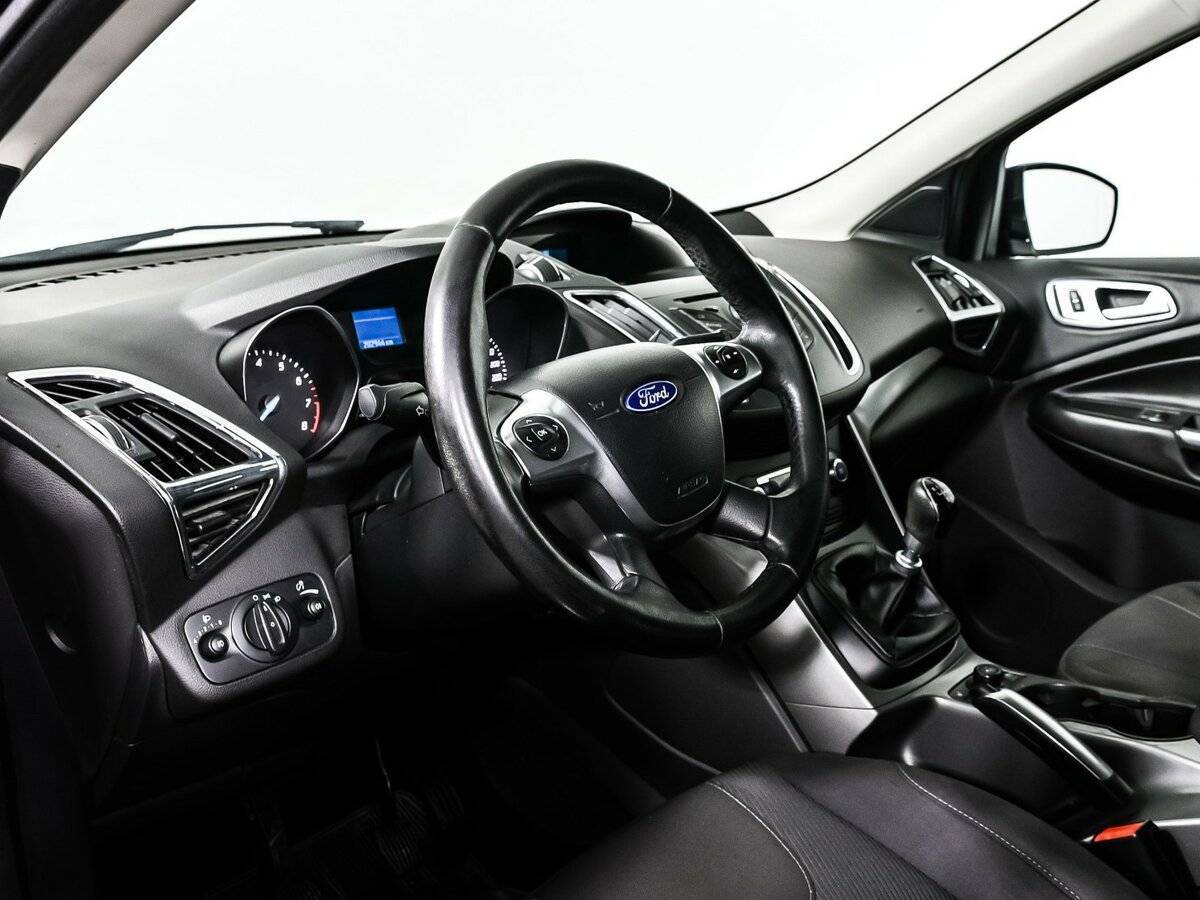 Ford Kuga с пробегом — 2013 год. Фото: #11