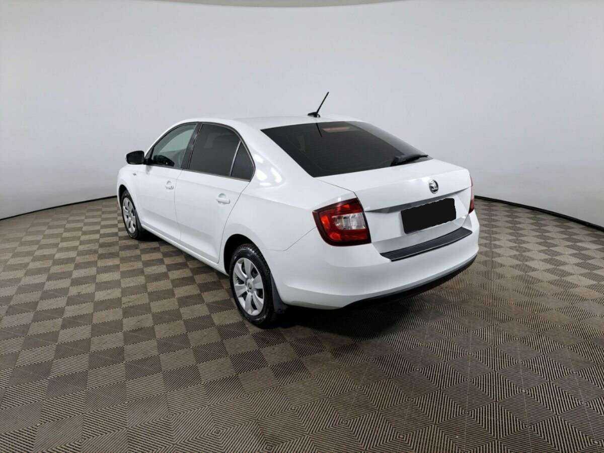 Skoda Rapid с пробегом — 2018 год. Фото: #6
