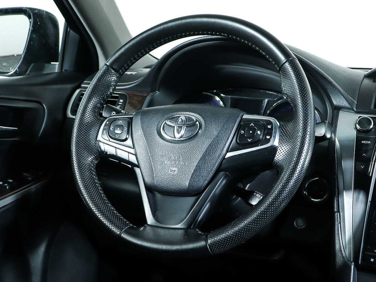 Toyota Camry с пробегом — 2016 год. Фото: #13